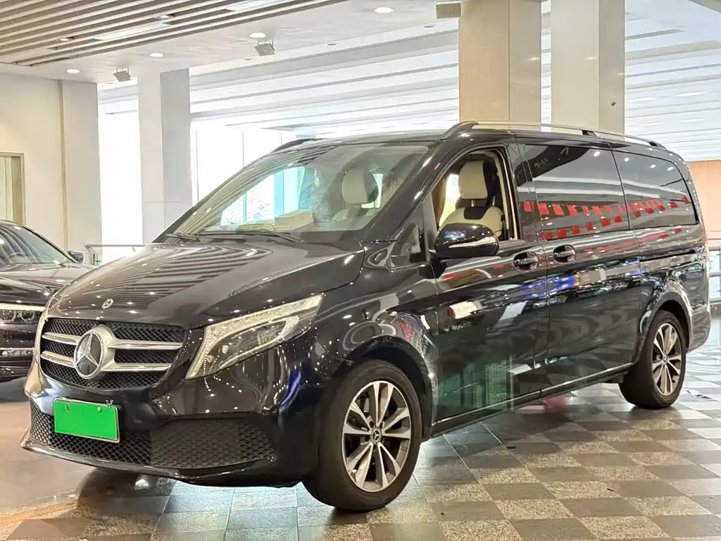 Mercedes-Benz V-Class 2021 — фото 1