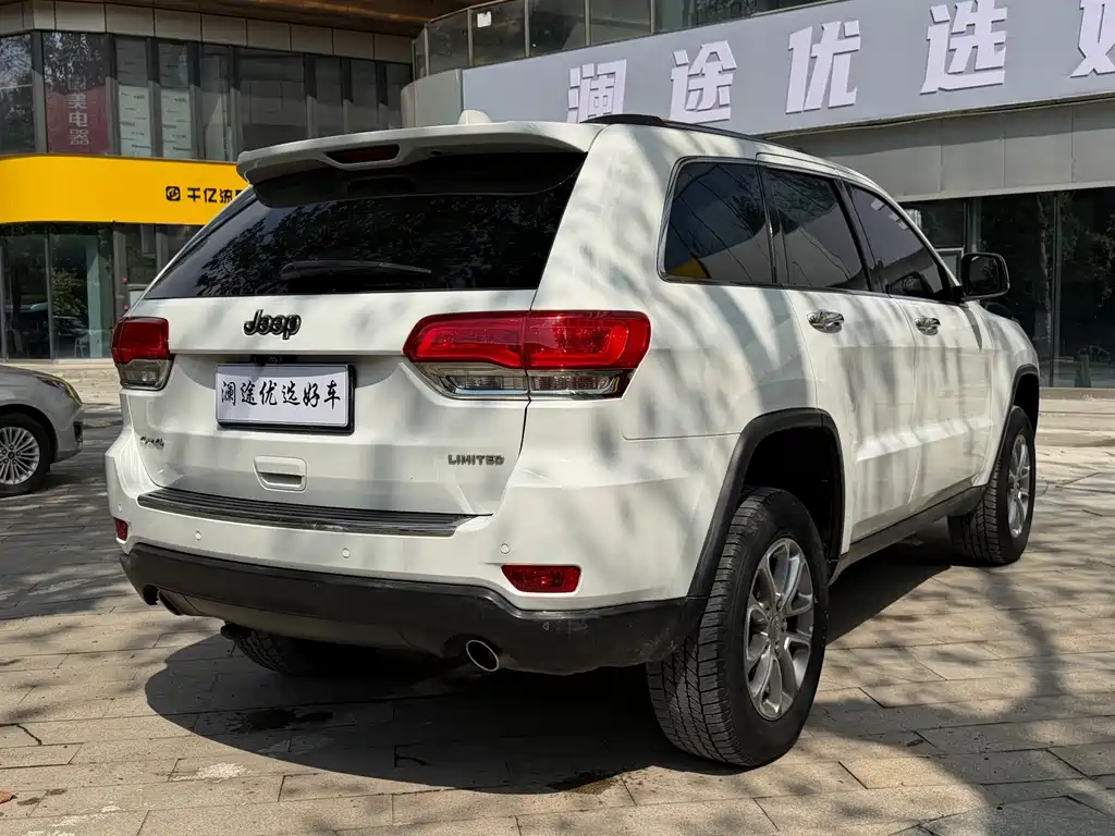 Jeep Grand Cherokee 2016 — фото 7
