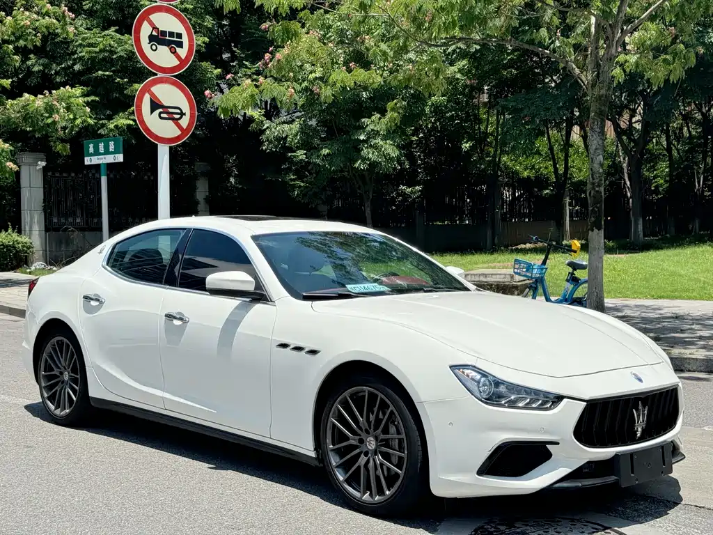 Maserati Ghibli 2020 — фото 3
