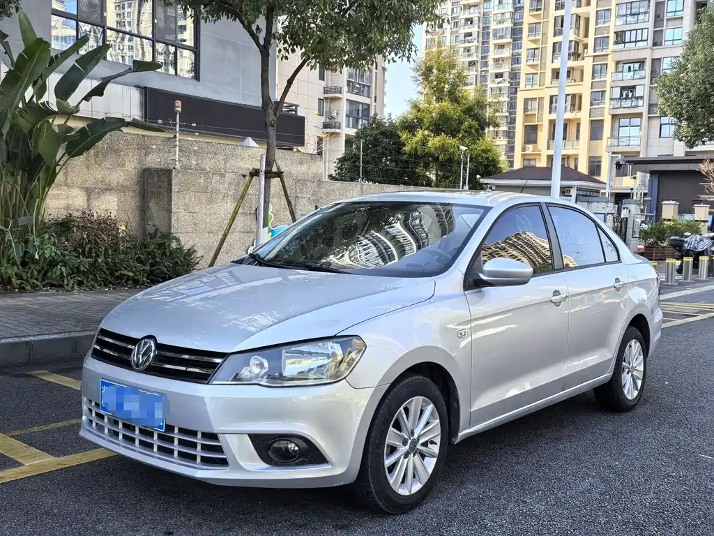 Volkswagen Jetta 2015 — фото 1