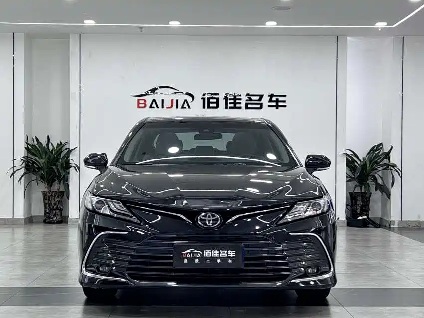 Toyota Camry 2021 — фото 2