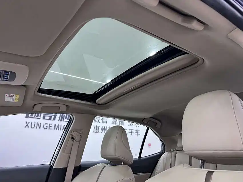Toyota Camry 2021 — фото 20