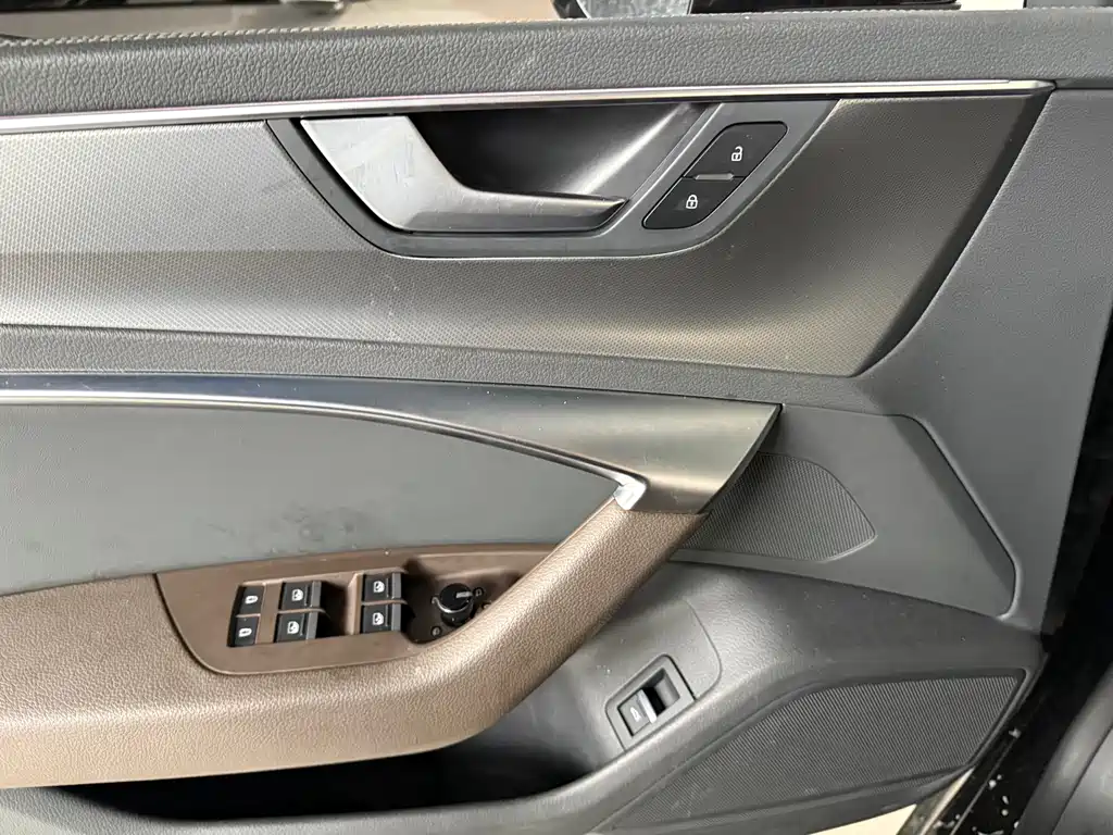 Audi A7L 2023 — фото 11