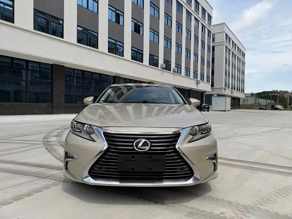 Lexus ES 2015 — фото 2