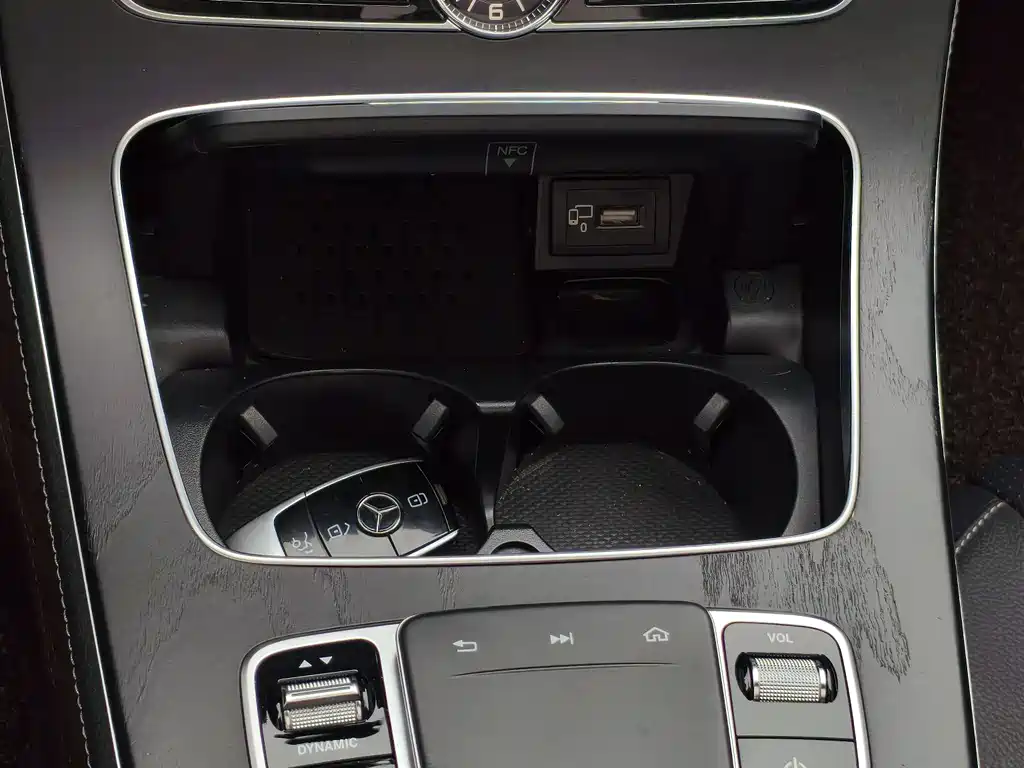 Mercedes-Benz E-Class 2019 — фото 15