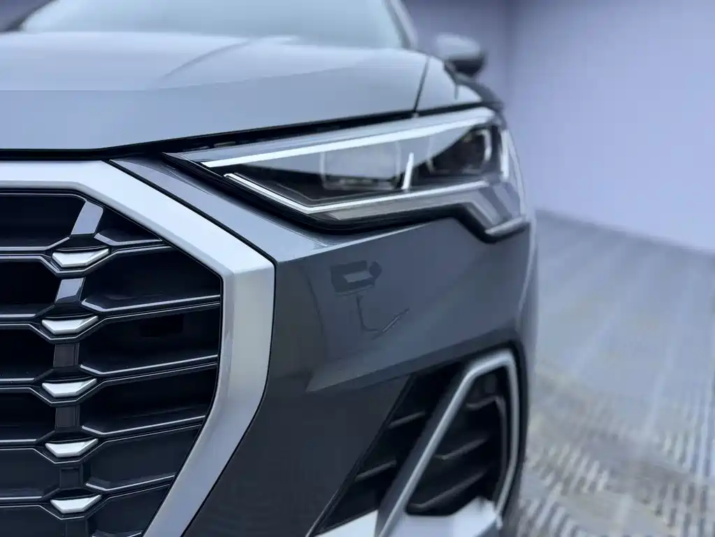 Audi Q3 2022 — фото 4