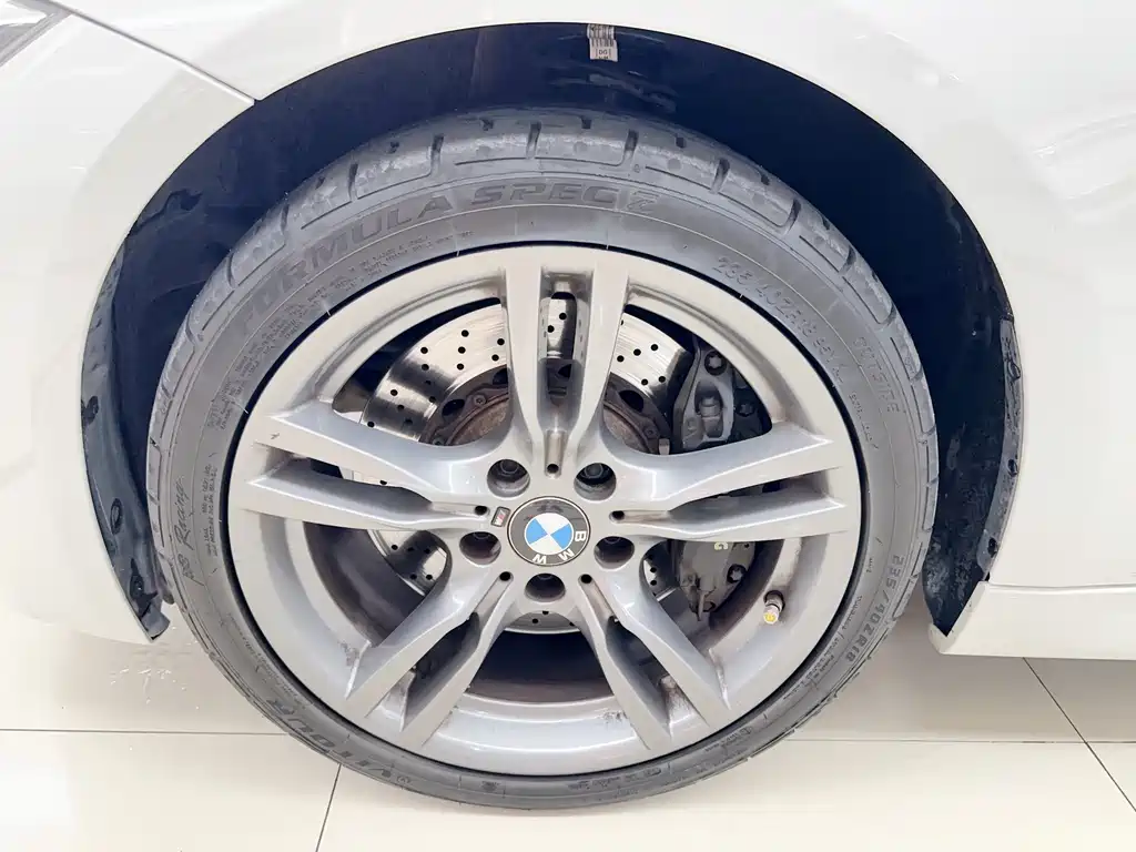 BMW 3 Series 2018 — фото 15