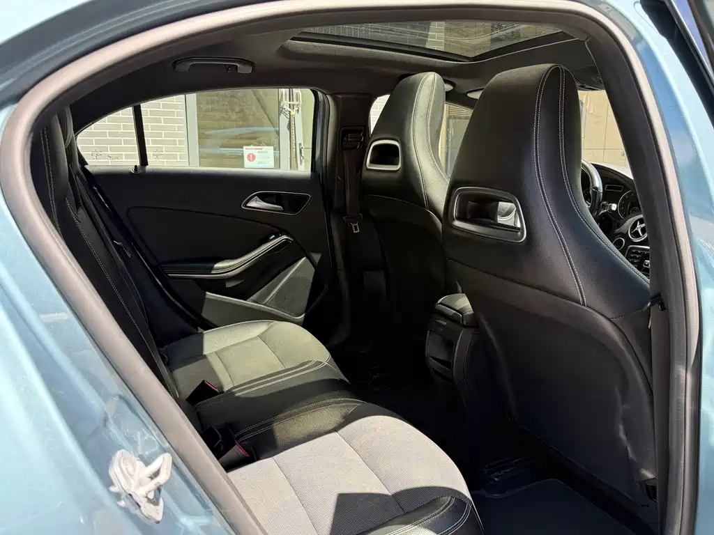 Mercedes-Benz A-Class 2015