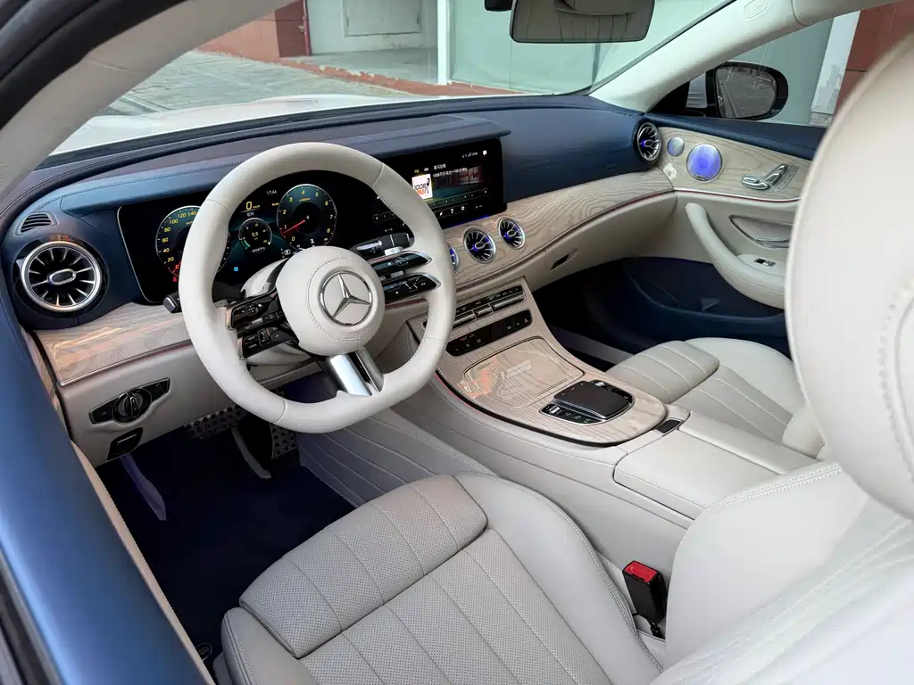 Mercedes-Benz E-Class 2022 — фото 13