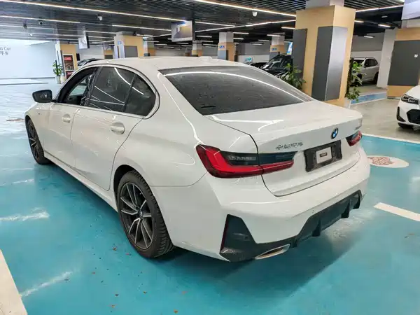 BMW 3 Series 2023