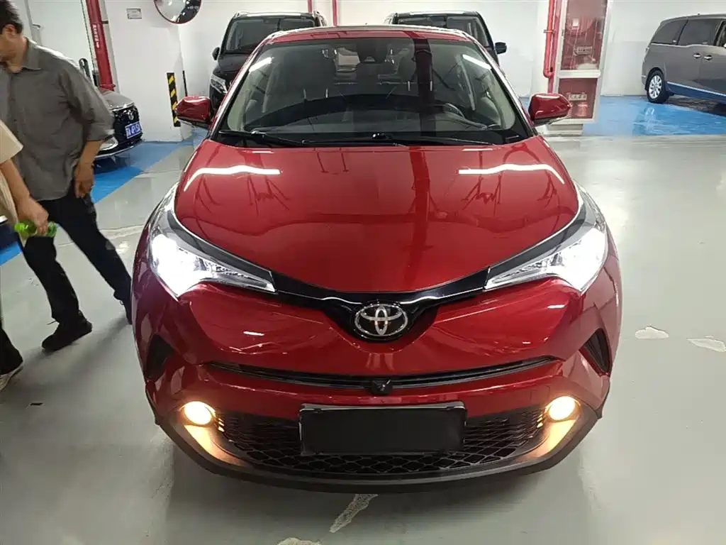 Toyota C-HR 2020 — фото 3