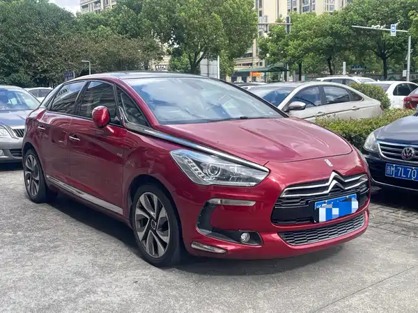 DS 5 2014