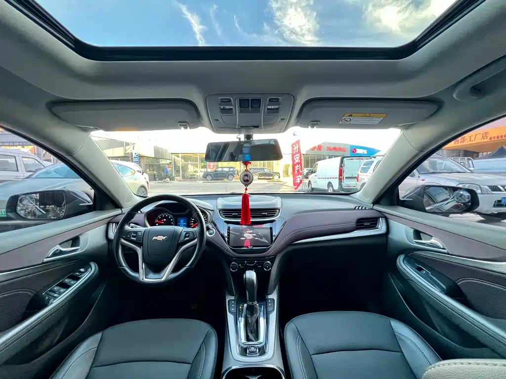 Chevrolet Malibu 2018 — фото 10