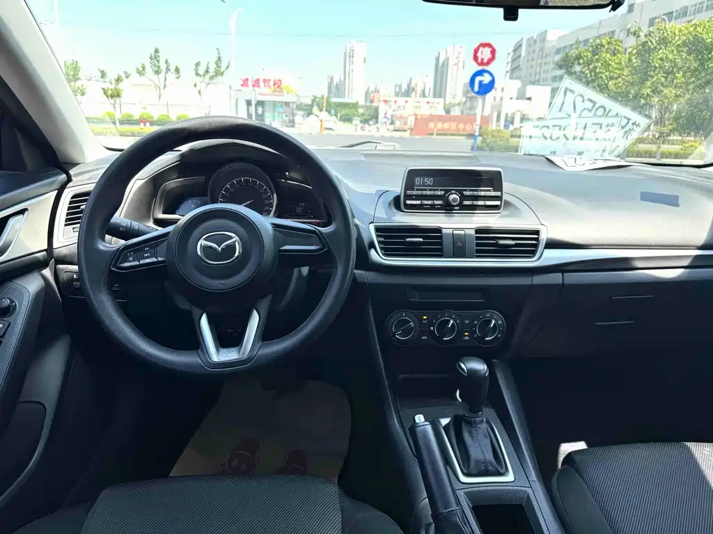 Mazda 3 Axela 2018 — фото 5