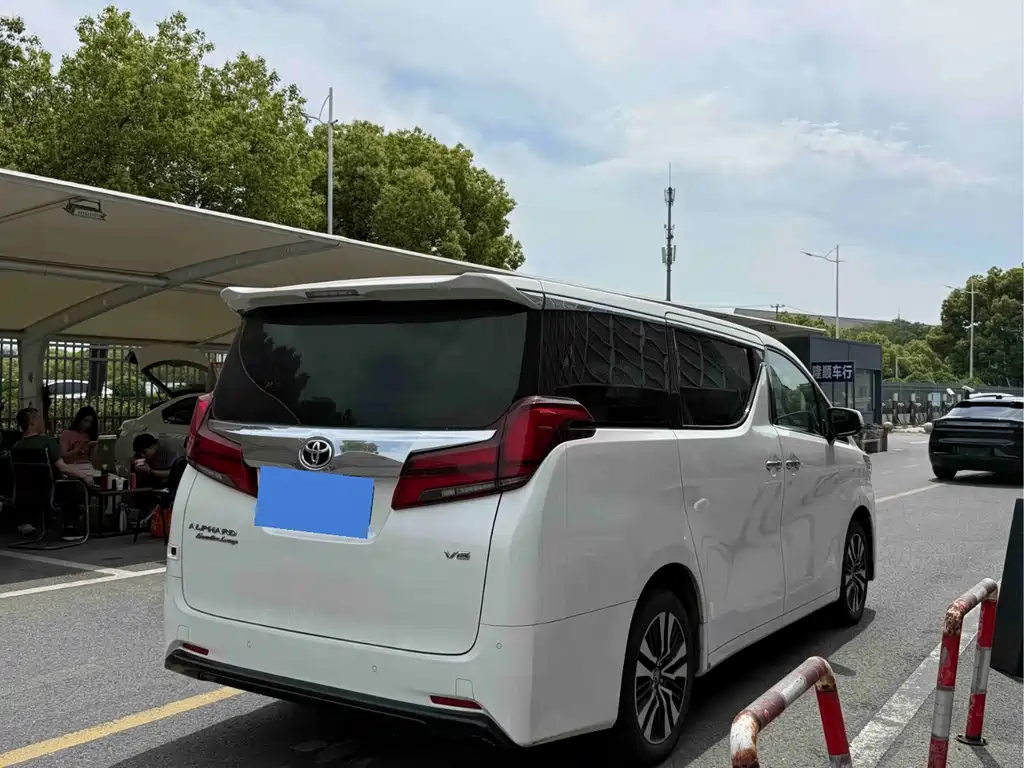 Toyota Alphard 2018 — фото 3