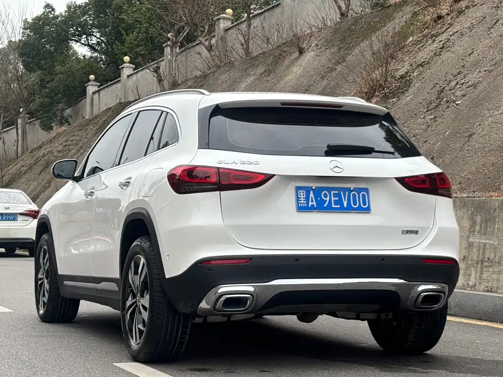 Mercedes-Benz GLA 2023