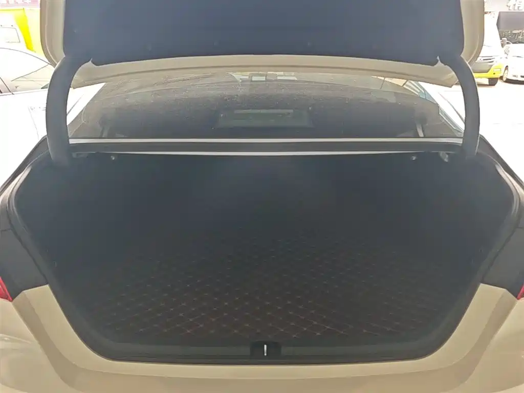 Toyota Camry 2023 — фото 15
