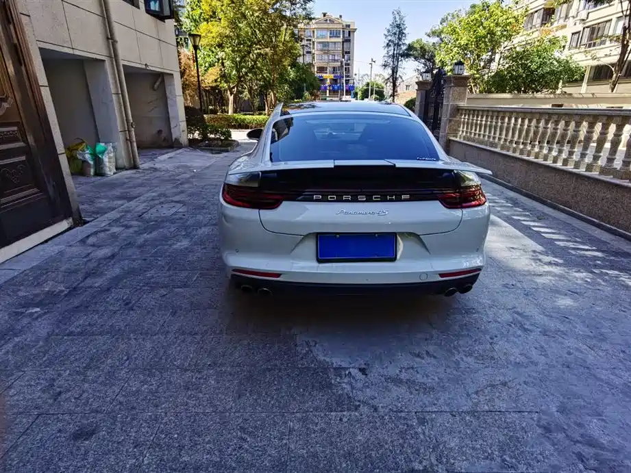 Porsche Panamera 2017 — фото 4