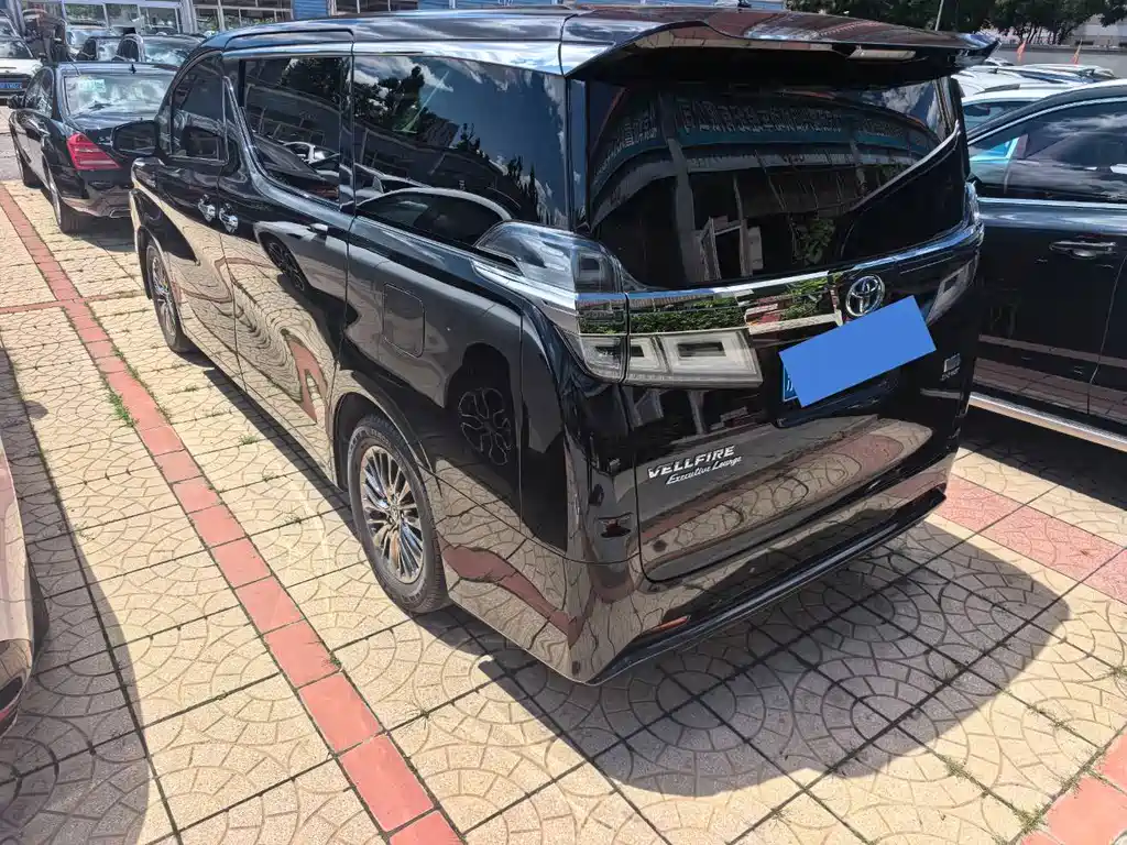 Toyota Vellfire 2021 — фото 18