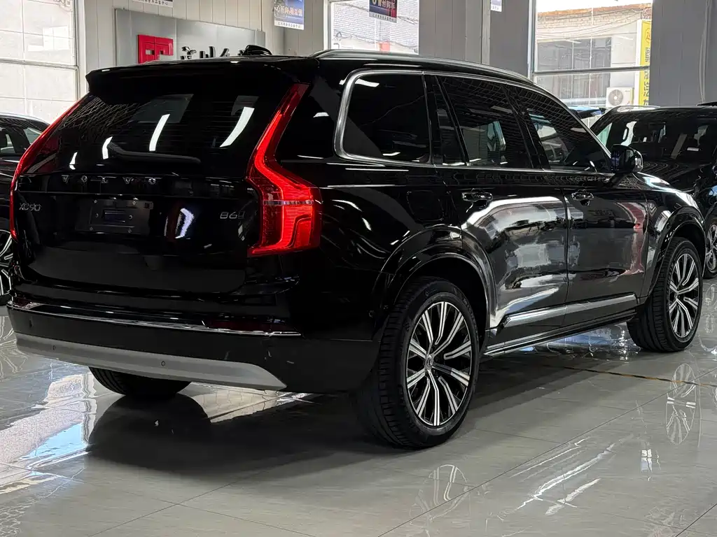 Volvo XC90 2022 — фото 14