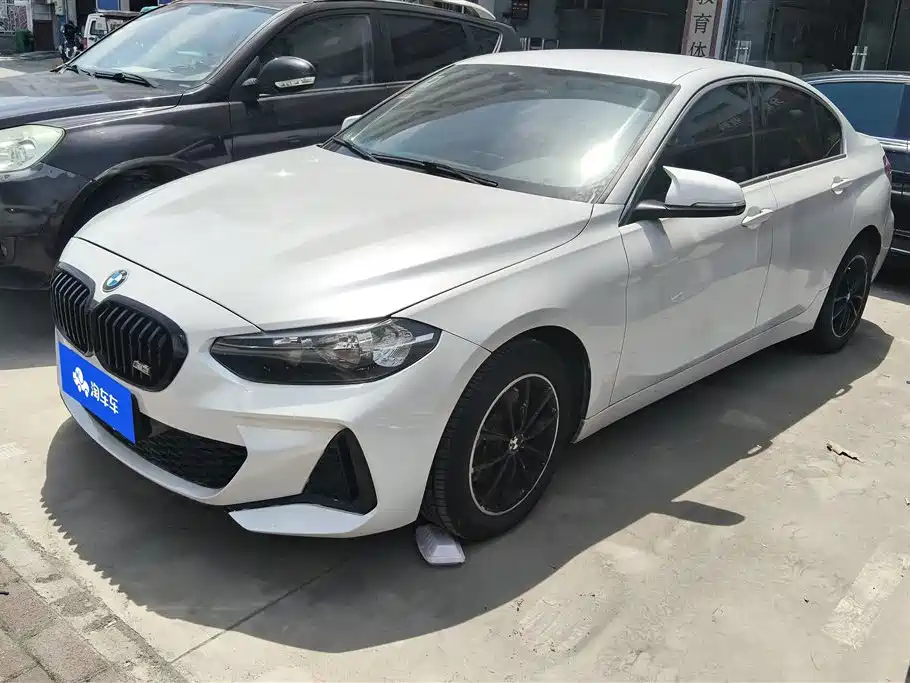 BMW 1 Series 2017 — фото 1