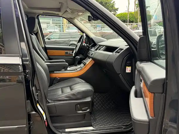 Land Rover Range Rover Sport 2013