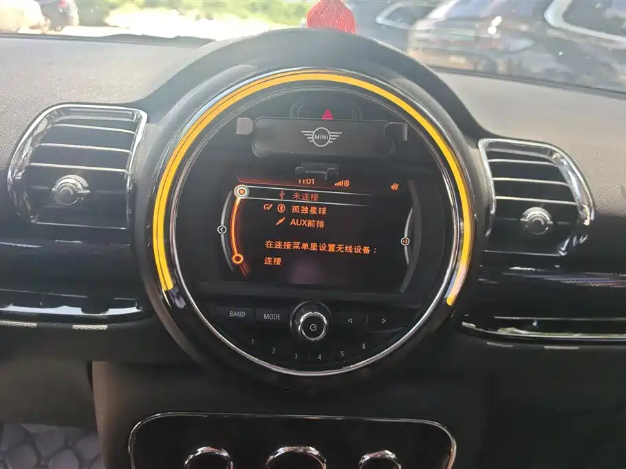 MINI Clubman 2016 — фото 12