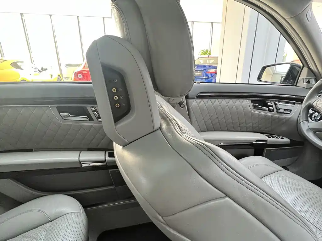 Mercedes-Benz S-Class AMG 2011 — фото 38