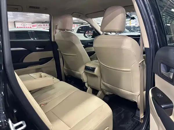 Toyota Highlander 2021