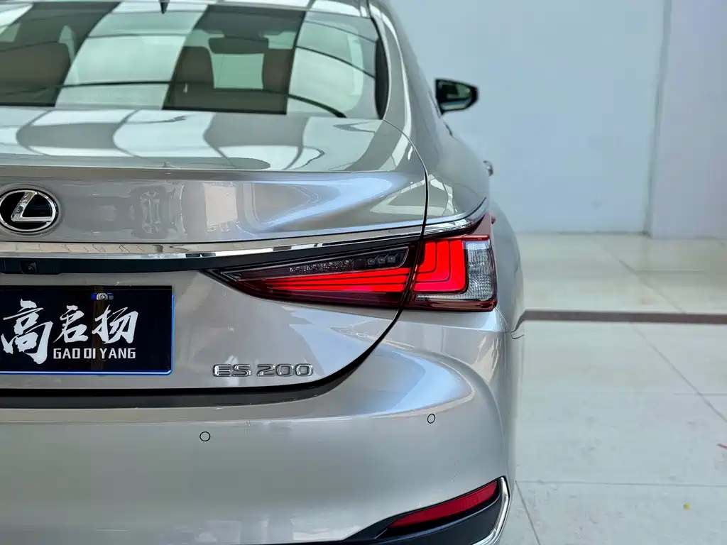 Lexus ES 2021 — фото 26
