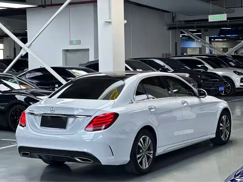 Mercedes-Benz C-Class 2018 — фото 9