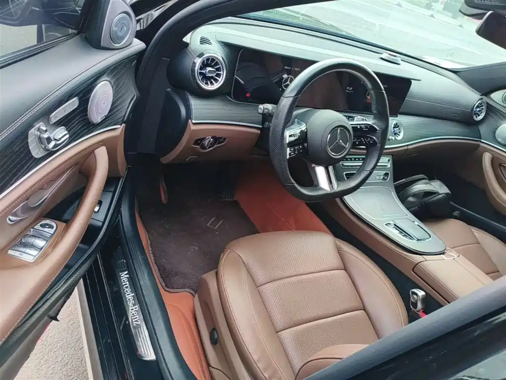 Mercedes-Benz E-Class 2022 — фото 16