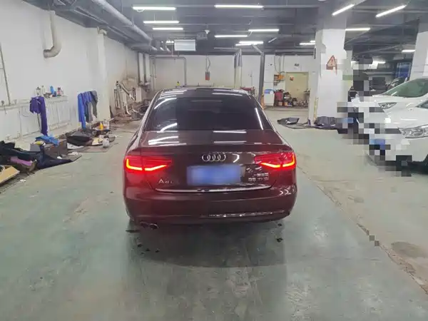 Audi A4L 2016