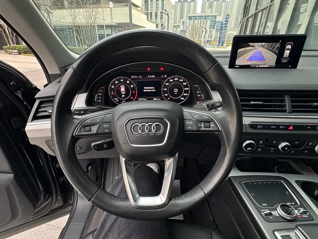 Audi Q7 2018 — фото 14