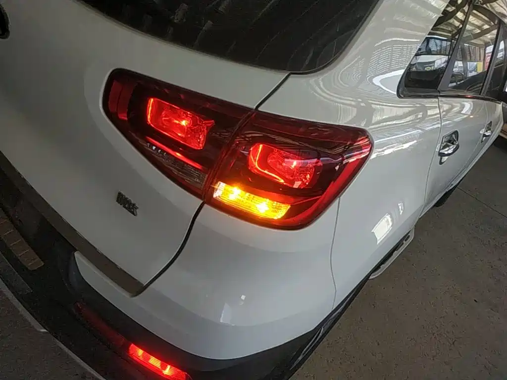 Kia KX3 2017 — фото 8