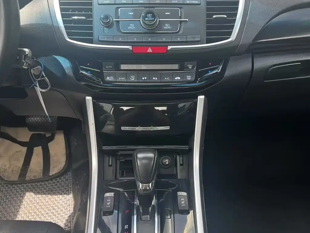 Honda Accord 2016 — фото 12