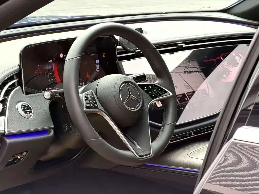 Mercedes-Benz E-Class 2025 — фото 10