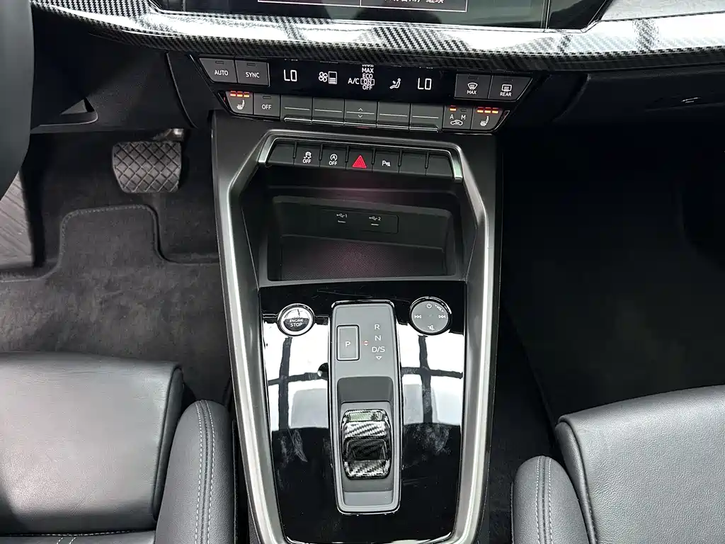 Audi A3 2023 — фото 14