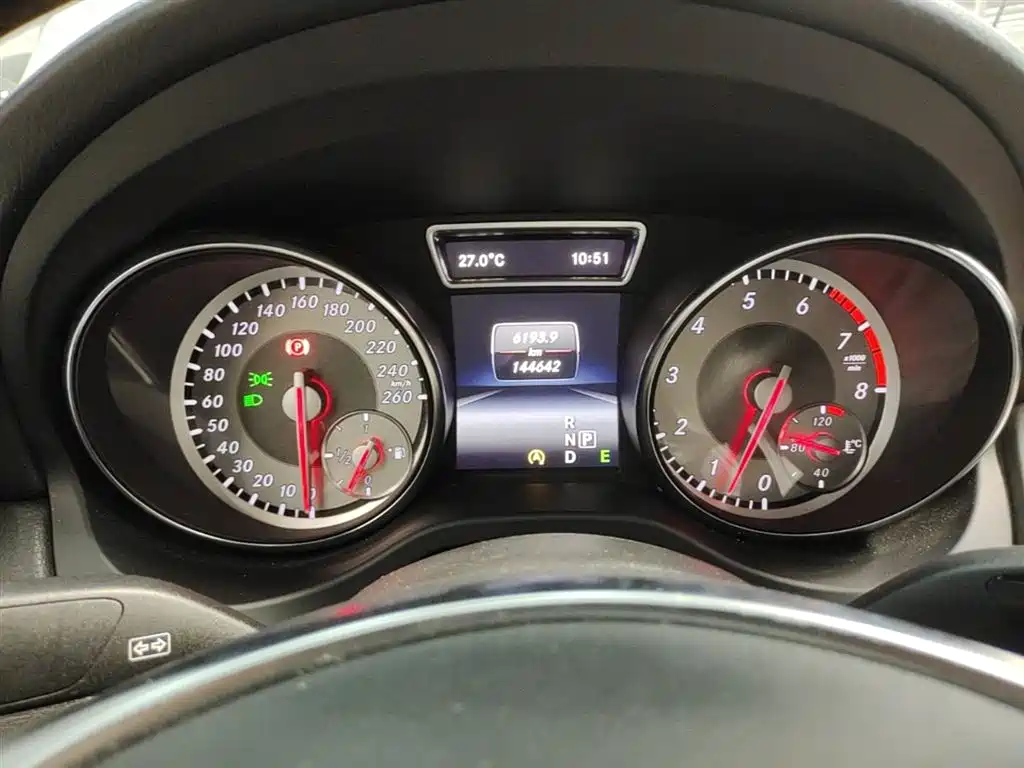 Mercedes-Benz CLA 2015 — фото 12
