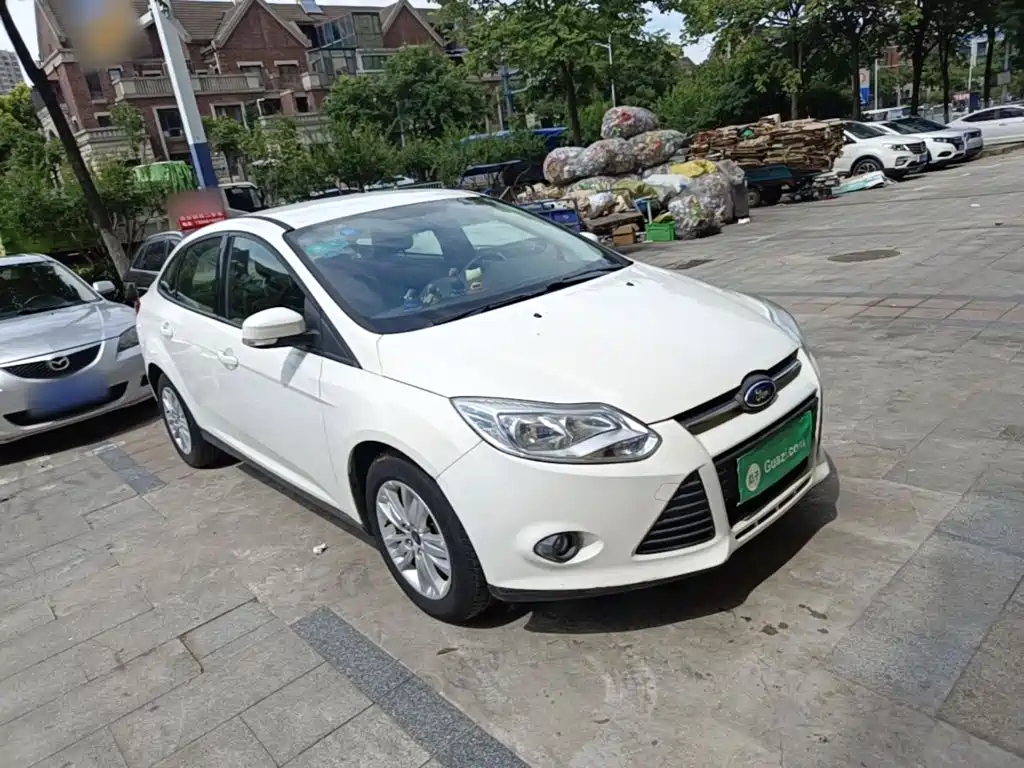 Ford Focus 2015 — фото 4