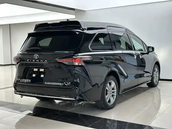 Toyota Sienna 2026