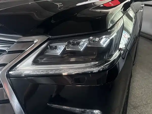 Lexus LX 2017
