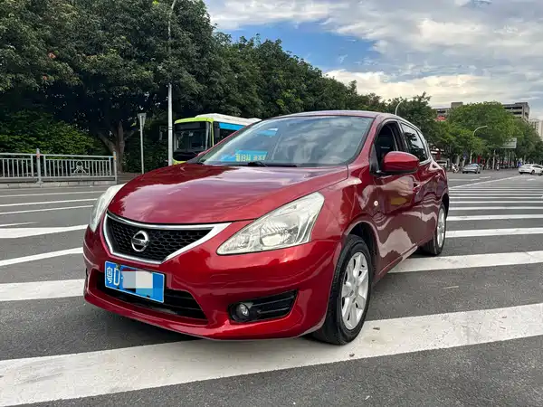 Nissan Tiida 2012