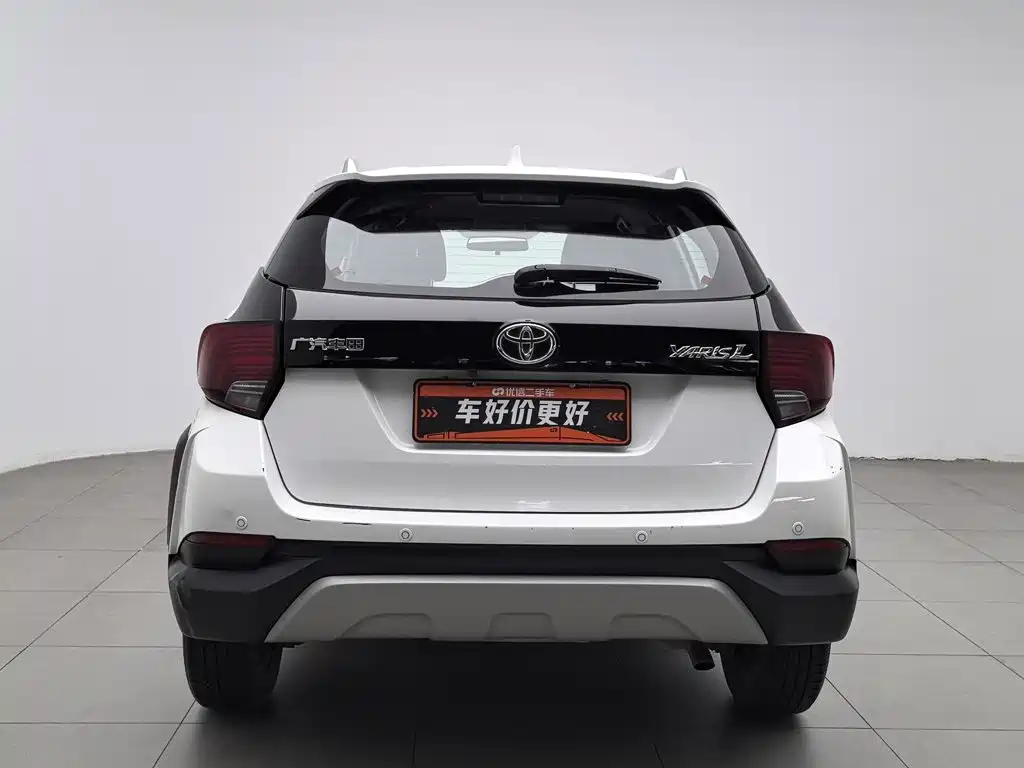 Toyota Yaris L 2021