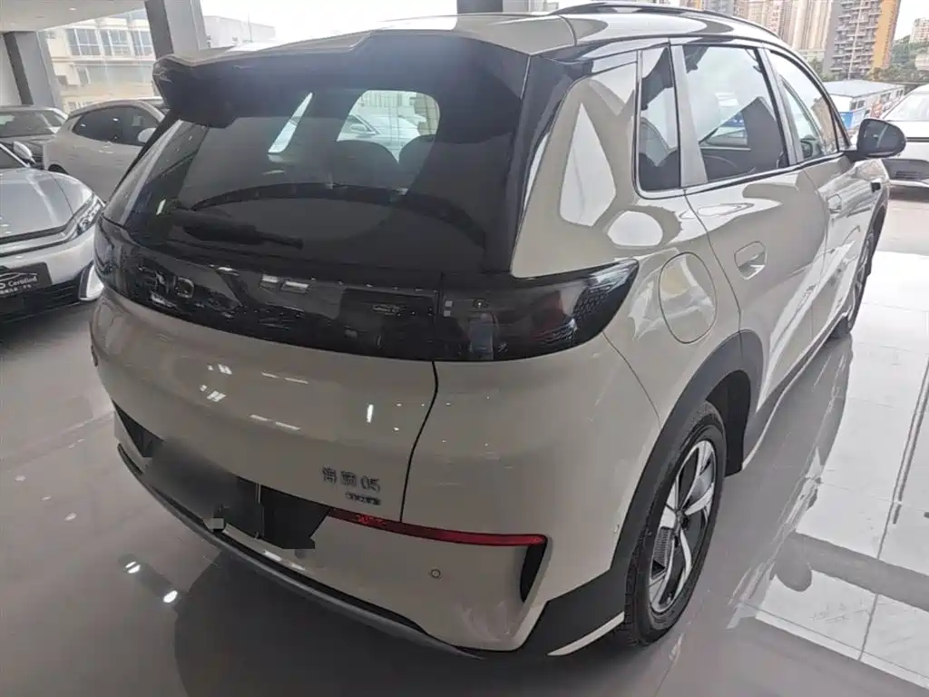 BYD Sealion 05 EV 2026 — фото 7