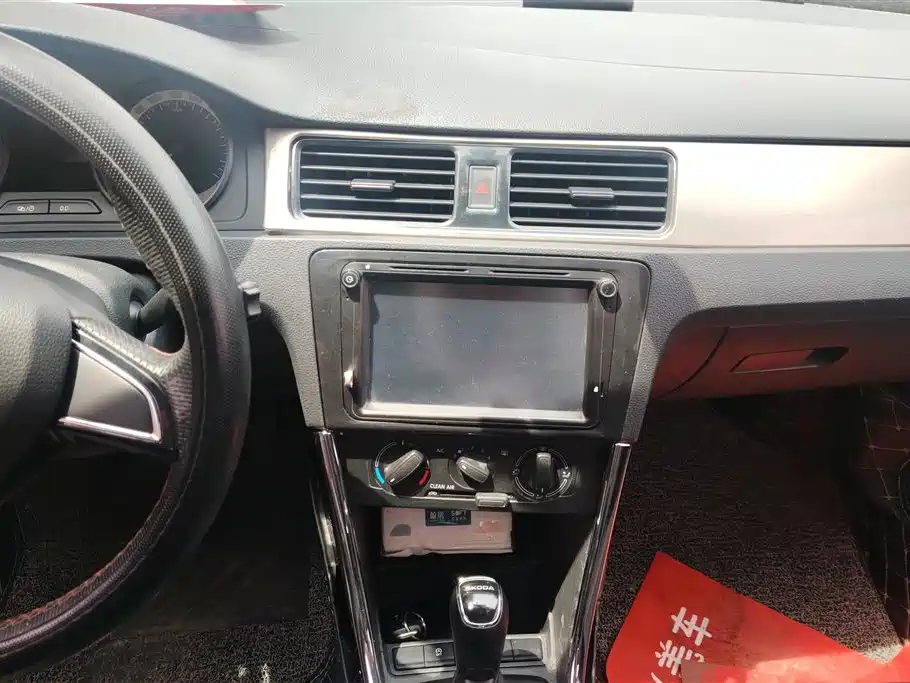 Skoda Rapid Spaceback 2019 — фото 13