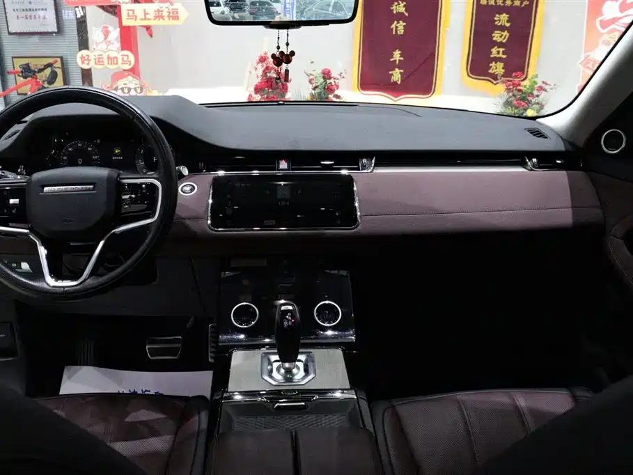 Land Rover Evoque 2023 — фото 11