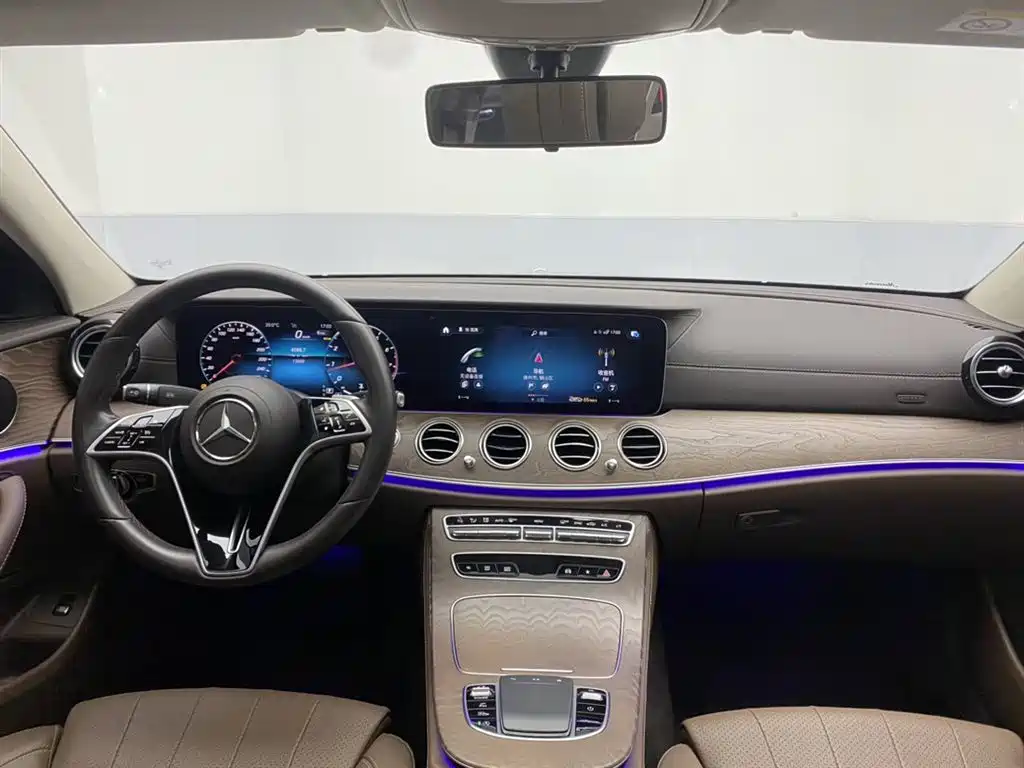 Mercedes-Benz E-Class 2023 — фото 16