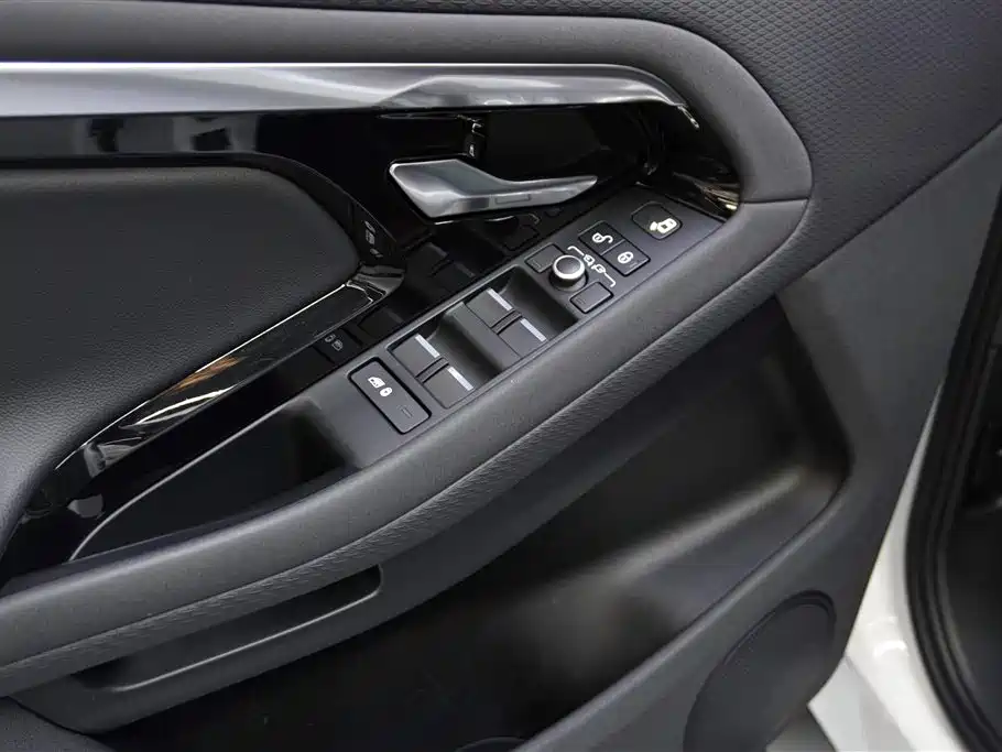 Land Rover Evoque 2021 — фото 17