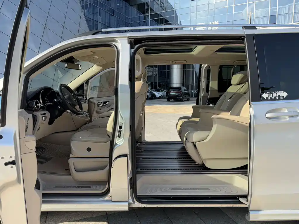 Mercedes-Benz V-Class 2017 — фото 4